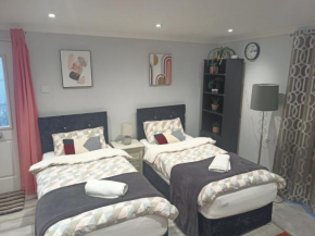 Homey Studio in Newport Perfect for Couples & Travelers